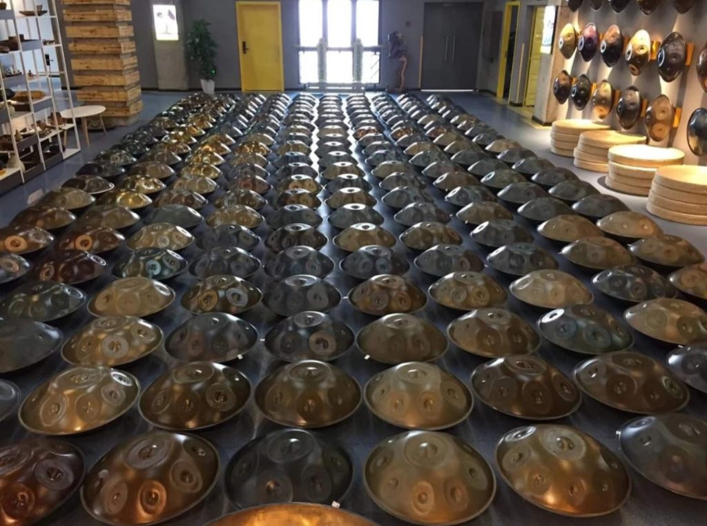 Rumors, Facts and Thoughts about new trends in the HANDPAN Universe….