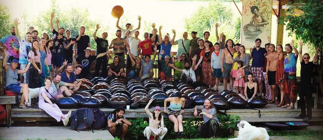 A look at THE FIRST HANDPAN FESTIVALS & GATHERINGS – because not only the Handpans themselves have a history …